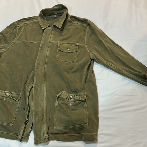 4 sweaters in bundle - Picture 11 of 13